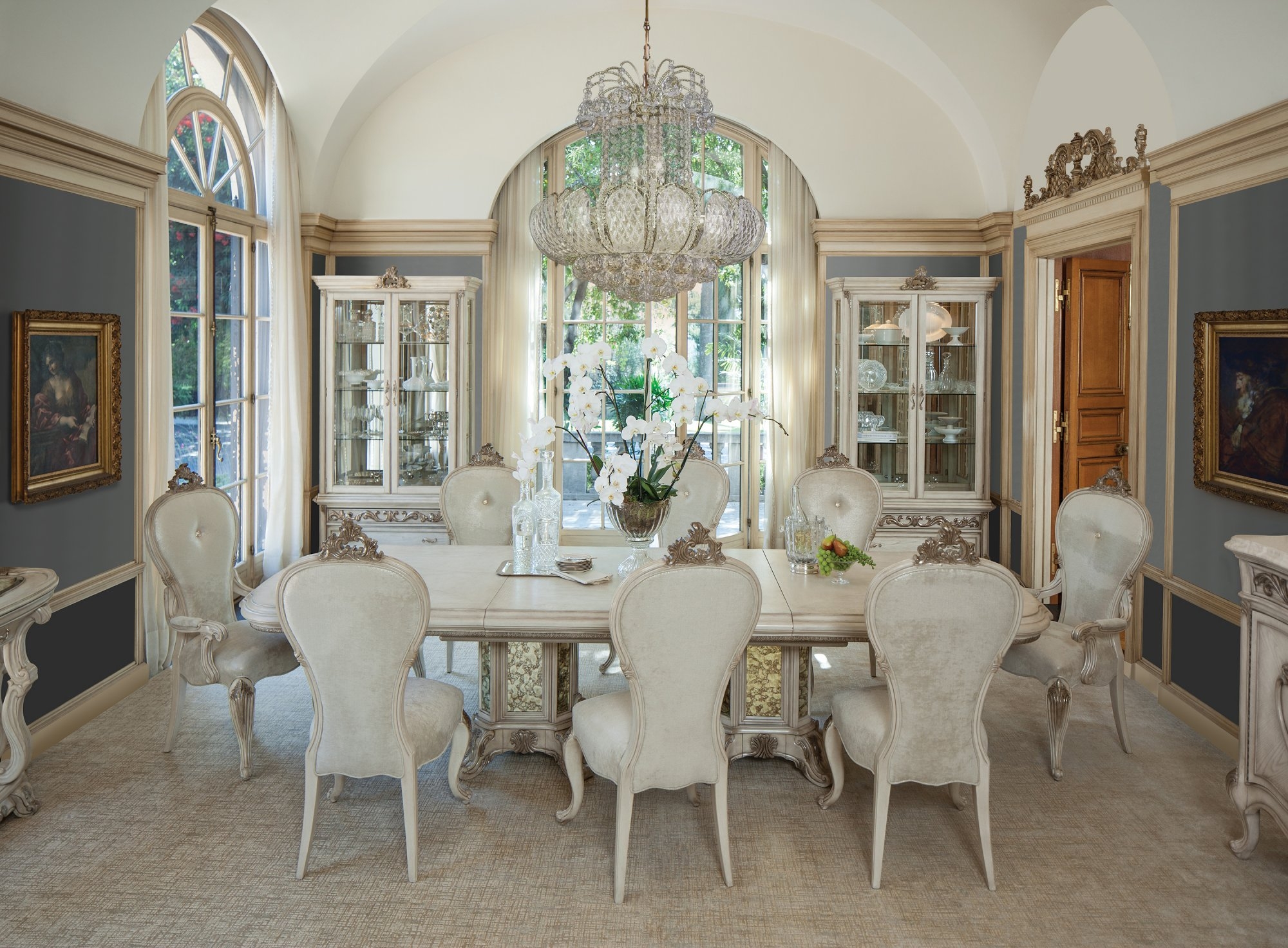 Platine de Royale-Champagne Dining by Aico