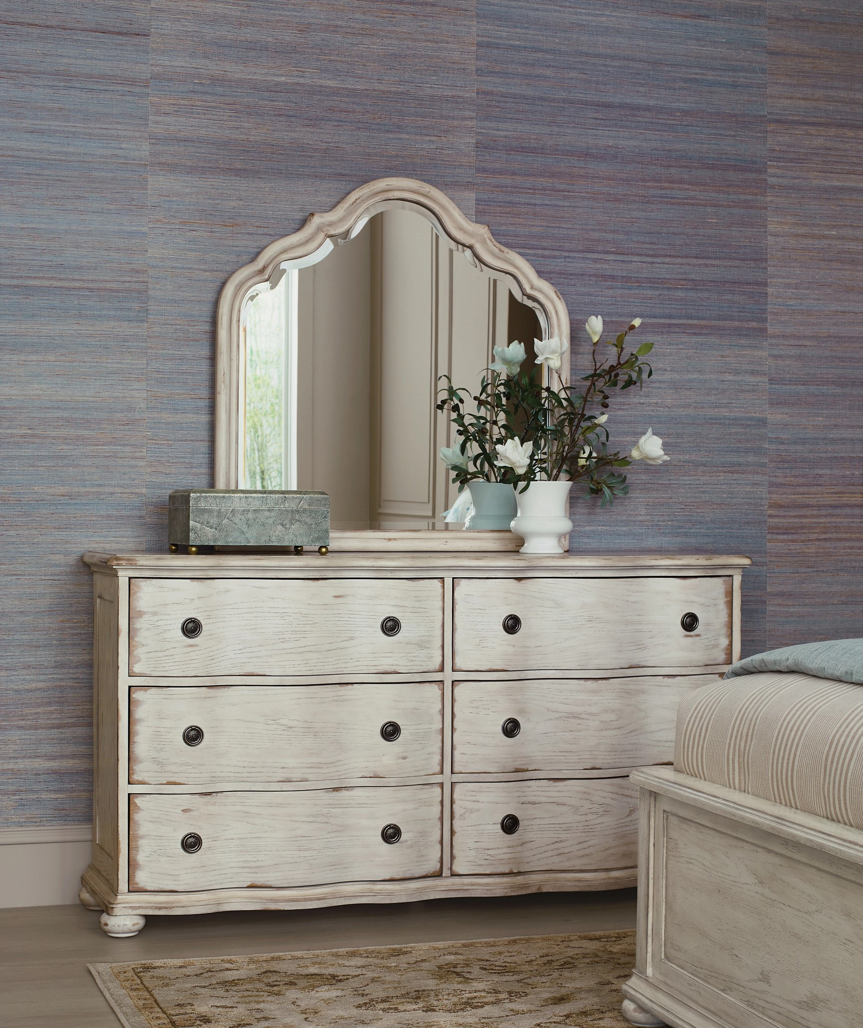 American Drew Cambric VIGNETTE SERPENTINE MIRROR-CRÈME 309-020C