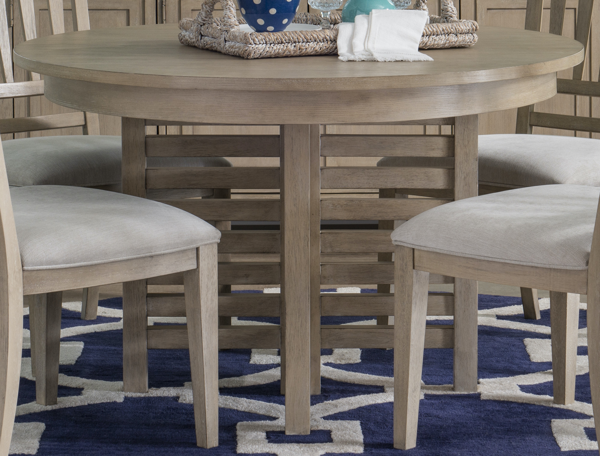 Round Table