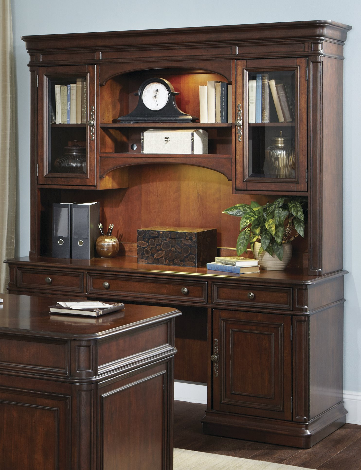 Magnolia manor clearance jr executive credenza