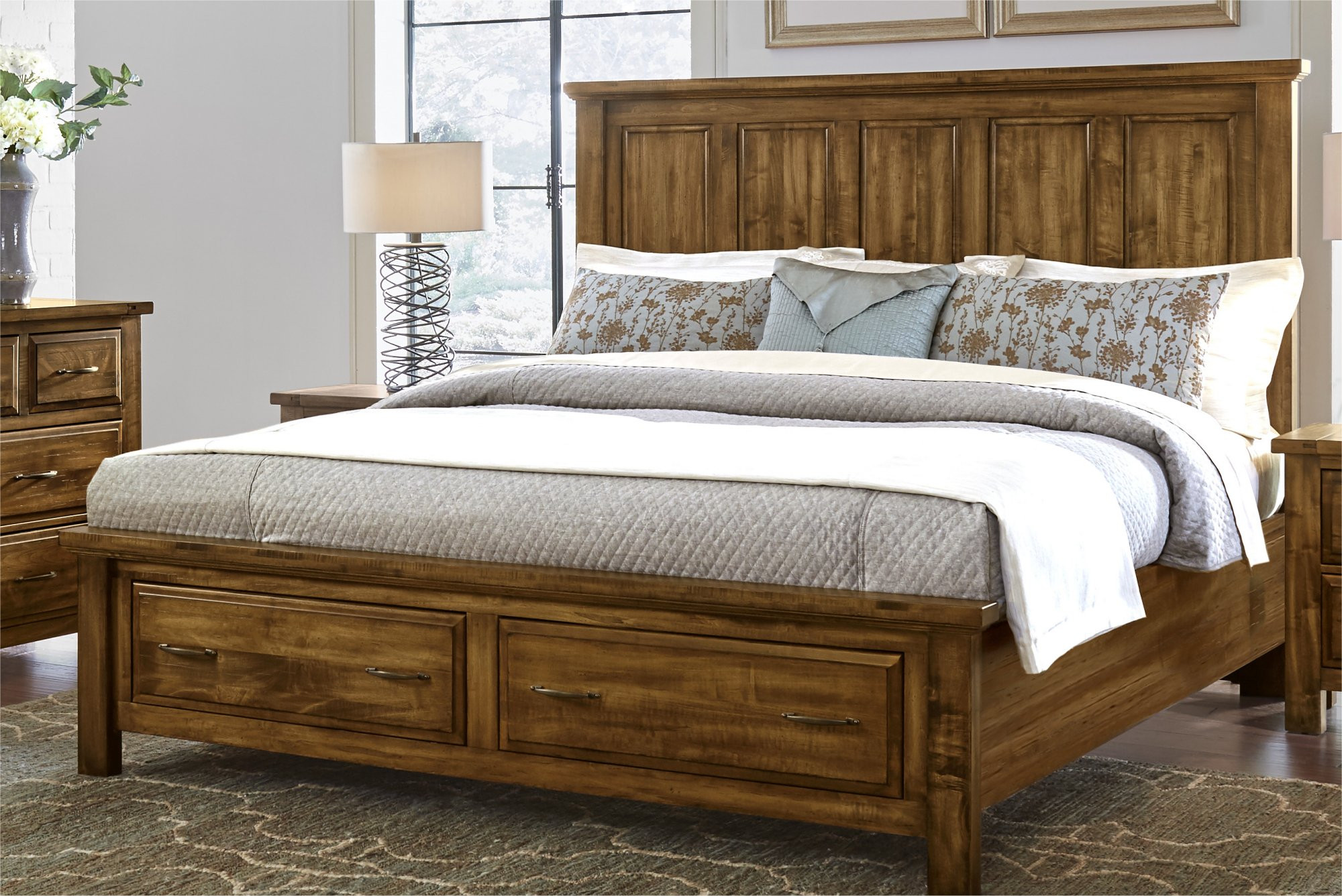 Queen Mansion Storage Bed